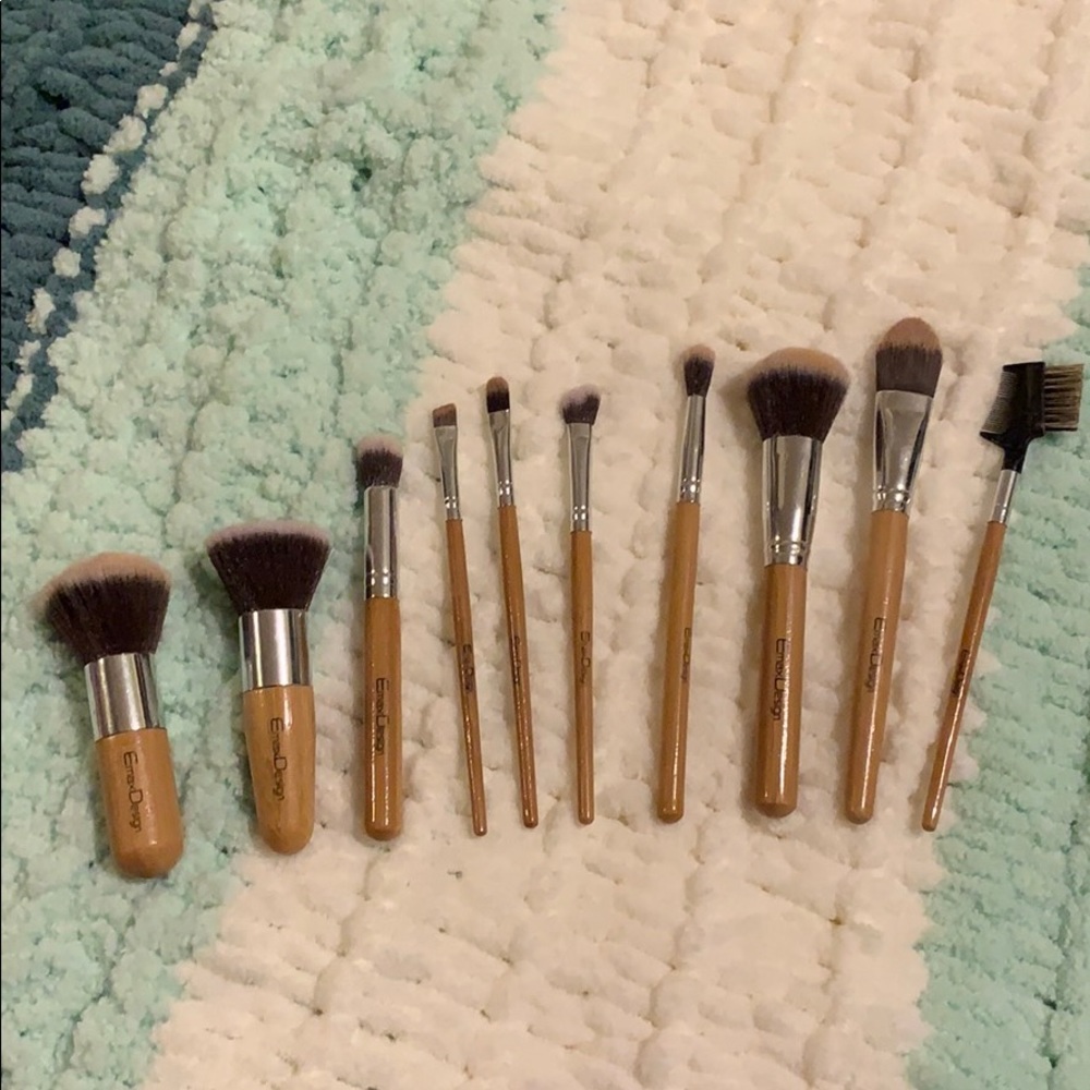 EMax Designs makeup brush set